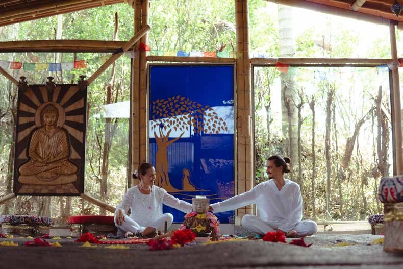 Meditación en pareja dentro de la maloka