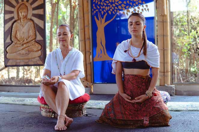 Práctica de meditación en sala